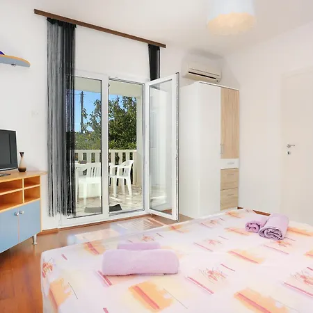 Apartment Apartments By The Sea Poljica, Trogir - 5199 *